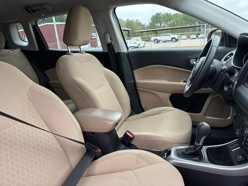 Used 2020 Jeep Compass Sport image 17