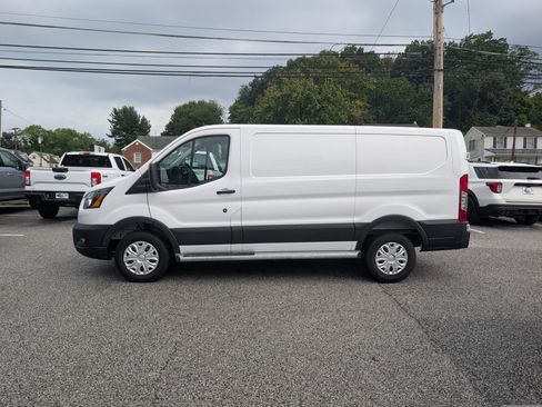 Certified 2025 Ford Transit 250 Low Roof w/ Exterior Upgrade Package RWD image 3