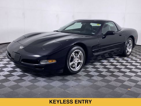 Used 2003 Chevrolet Corvette Coupe w/ Preferred Equipment Group RWD image 14