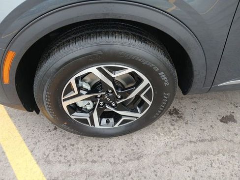 Certified 2025 Kia Sportage LX image 10