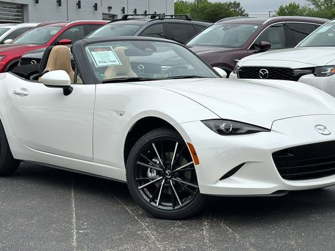 New 2026 MAZDA MX-5 Miata Grand Touring RWD image 2