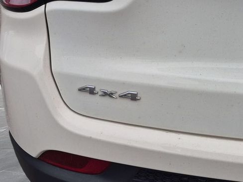 Certified 2020 Jeep Compass Limited AWD/4WD image 9