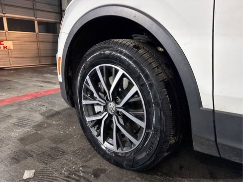 Used 2021 Volkswagen Tiguan S image 17