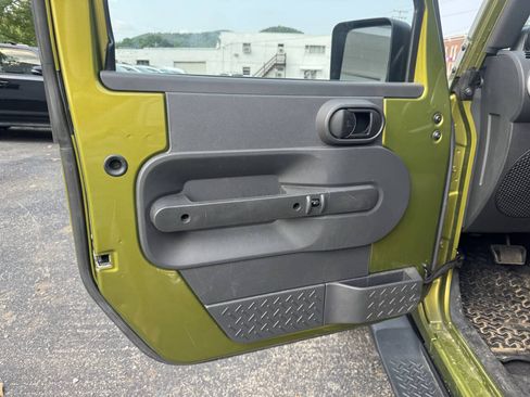 Used 2010 Jeep Wrangler Sahara AWD/4WD image 11