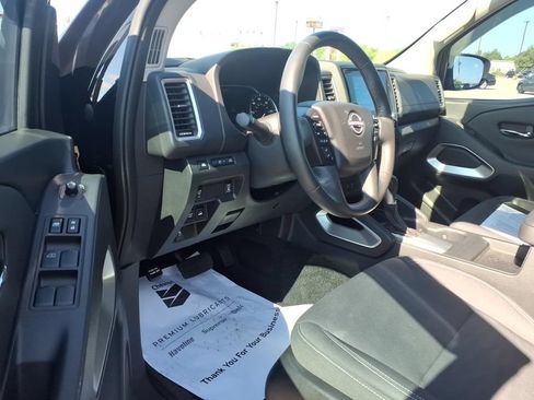 Used 2024 Nissan Frontier SV w/ Technology Package AWD/4WD image 6