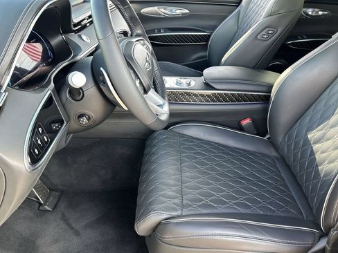 Used 2025 Genesis GV70 3.5T Sport w/ Sport Prestige Package AWD/4WD image 16