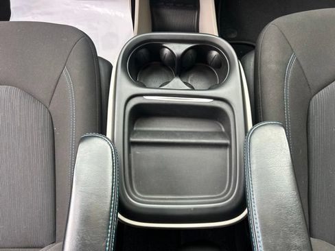 Used 2021 Chrysler Pacifica Touring FWD image 53