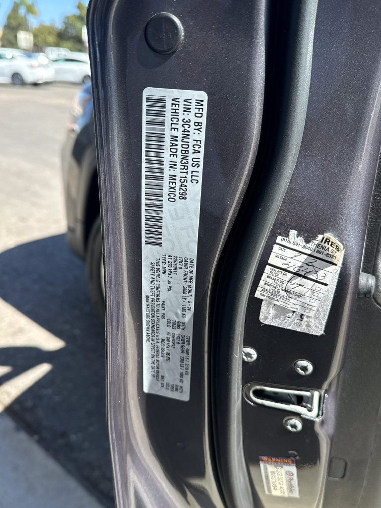 Used 2024 Jeep Compass Latitude AWD/4WD image 25