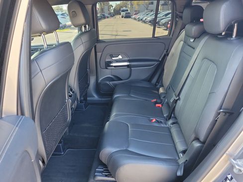 Used 2021 Mercedes-Benz GLB 250 4MATIC w/ Premium Package image 16