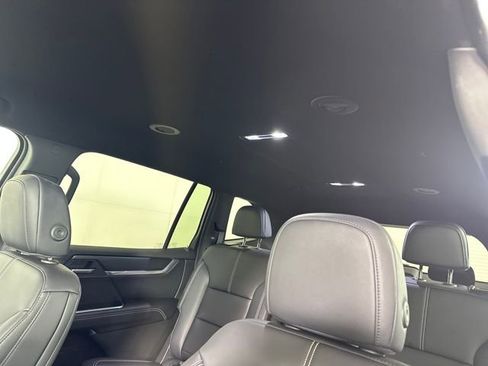 New 2025 GMC Acadia Elevation w/ Elevation Premium Package image 12