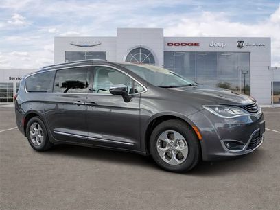 Used 2018 Chrysler Pacifica Limited w/ Advanced Safetytec Group