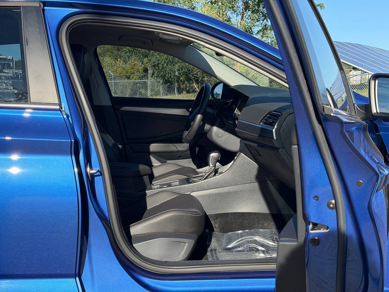 Used 2024 Volkswagen Jetta SE w/ Panoramic Sunroof Package FWD image 18