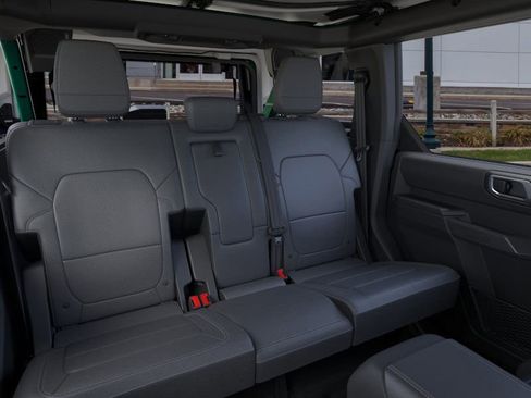 New 2025 Ford Bronco Badlands image 11