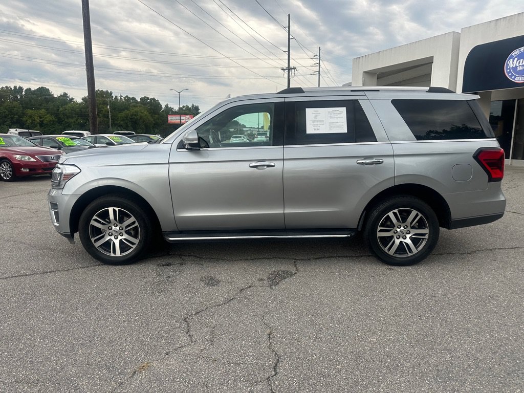 Used 2022 Ford Expedition Limited RWD image 2