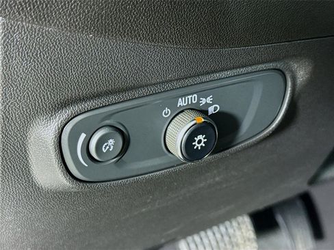 Used 2024 Chevrolet Equinox LT image 11