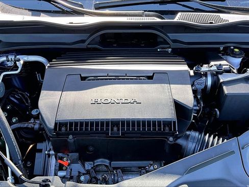 Used 2025 Honda Pilot Touring image 24