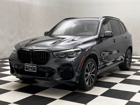 Used 2022 BMW X5 M50i w/ Premium Package AWD/4WD image 4