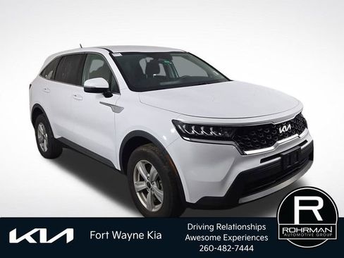 Used 2023 Kia Sorento LX AWD/4WD image 4