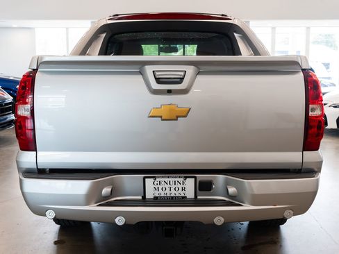 Used 2013 Chevrolet Avalanche LS AWD/4WD image 5