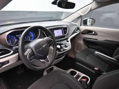 Used 2024 Chrysler Voyager LX FWD image 31