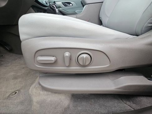 Used 2021 Chevrolet Traverse LT w/ LT Premium Package image 24