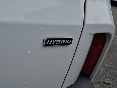 Used 2020 Ford Escape Titanium image 31