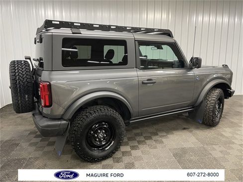 Used 2022 Ford Bronco Black Diamond image 3