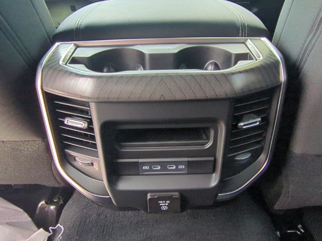 New 2026 RAM 3500 Big Horn AWD/4WD image 32