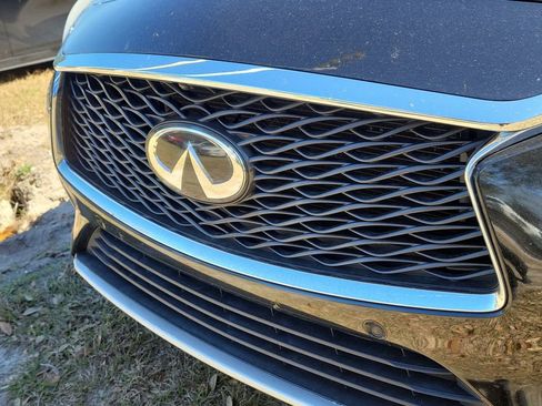 Used 2019 INFINITI QX30 image 4