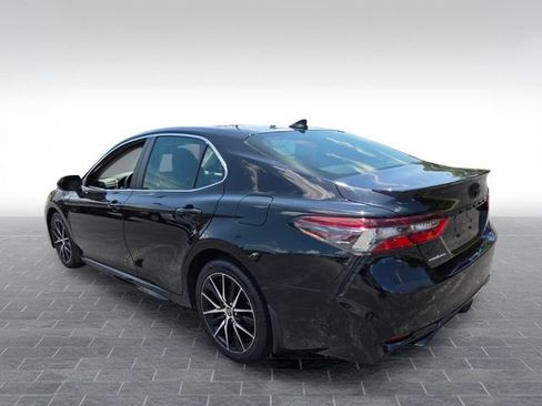 Used 2024 Toyota Camry SE FWD image 5