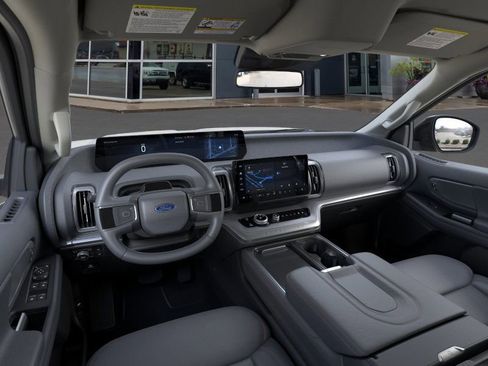 New 2026 Ford Expedition Active image 28