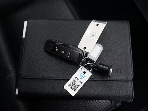 Used 2018 Porsche Macan Base image 64