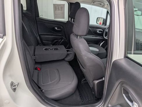 Used 2022 Jeep Renegade Latitude w/ Convenience Group image 30