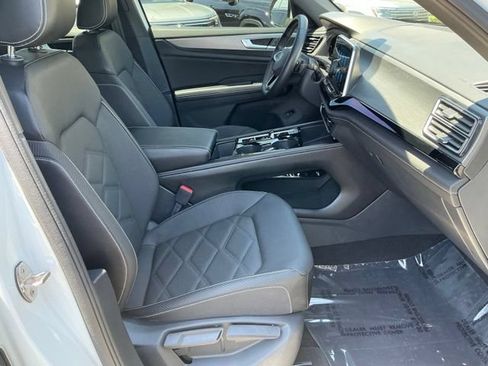 Used 2024 Volkswagen Atlas Cross Sport SE AWD/4WD image 21