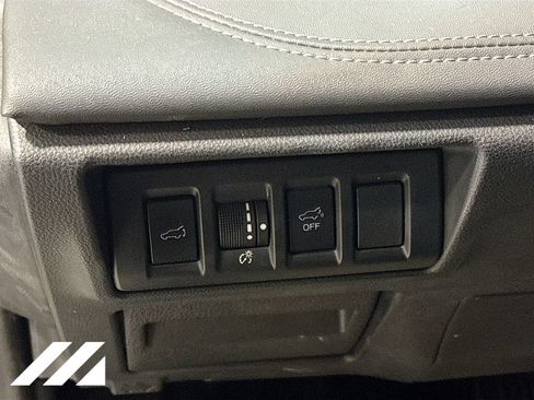 Used 2021 Subaru Outback Limited w/ Tech Package 3 AWD/4WD image 10