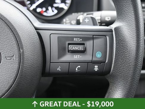 Used 2024 Nissan Rogue SV image 23