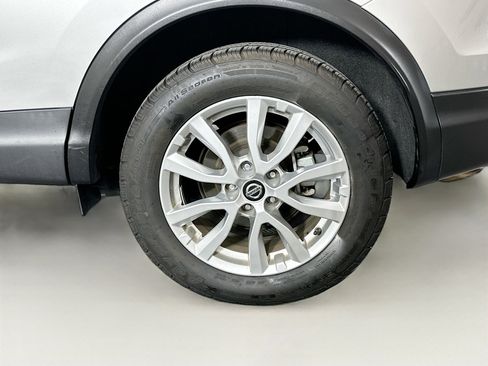 Used 2022 Nissan Rogue Sport S image 11