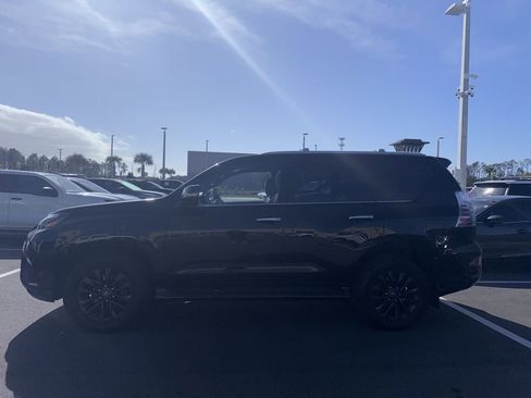 Used 2023 Lexus GX 460 Premium w/ Premium Package image 4