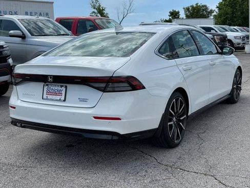 Used 2023 Honda Accord Touring image 3