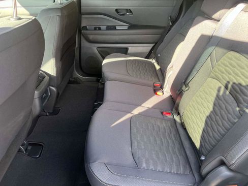 New 2025 Nissan Pathfinder S image 13