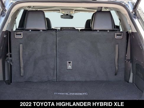 Used 2022 Toyota Highlander XLE AWD/4WD image 24