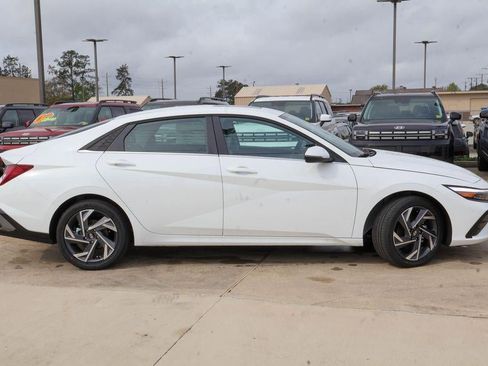 New 2026 Hyundai Elantra Limited image 26