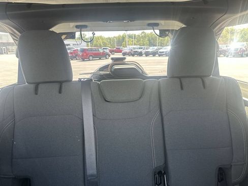Used 2026 Jeep Wrangler Unlimited Sahara AWD/4WD image 13