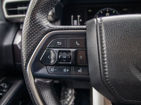 Used 2025 Toyota 4Runner SR5 AWD/4WD image 21