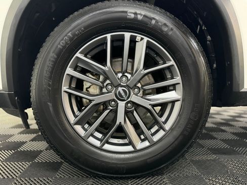 Used 2024 Nissan Rogue S image 8