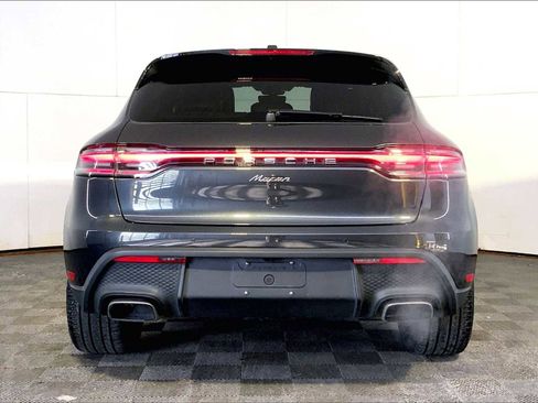 Certified 2024 Porsche Macan image 6