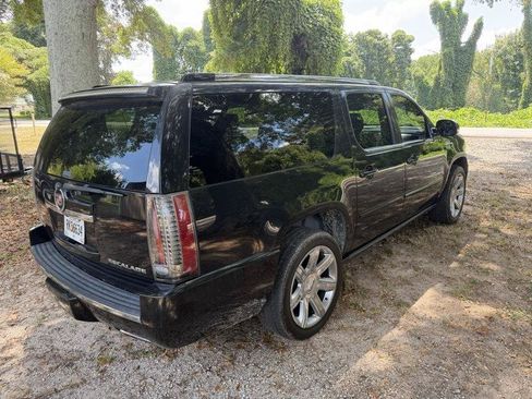Used 2012 Cadillac Escalade ESV Premium AWD/4WD image 4