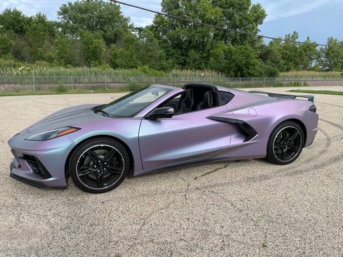 Used 2024 Chevrolet Corvette Stingray Preferred Cpe w/ Z51 Performance Package RWD image 3