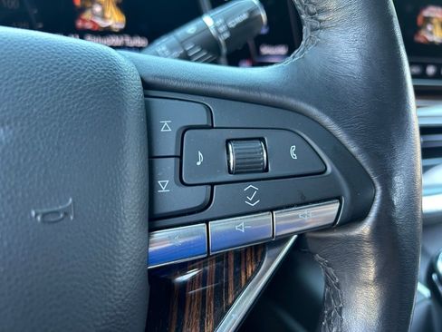 Used 2023 Cadillac Escalade Premium Luxury RWD image 28
