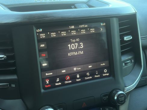 Used 2019 RAM 1500 Laramie w/ Off Road Group AWD/4WD image 16